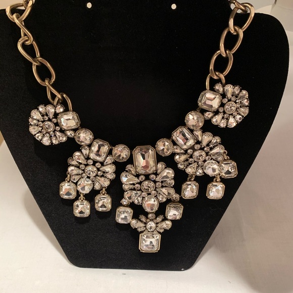 Set of 6 JCREW statement necklaces - Picture 6 of 7
